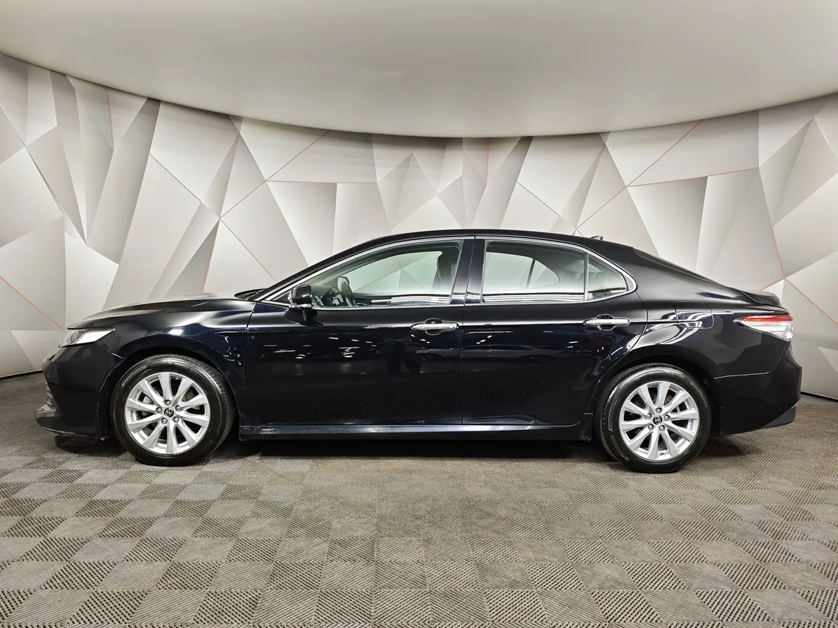 Toyota Camry 2.5 AT (181 л.с.) Черный в АВИЛОН. Слайд №5