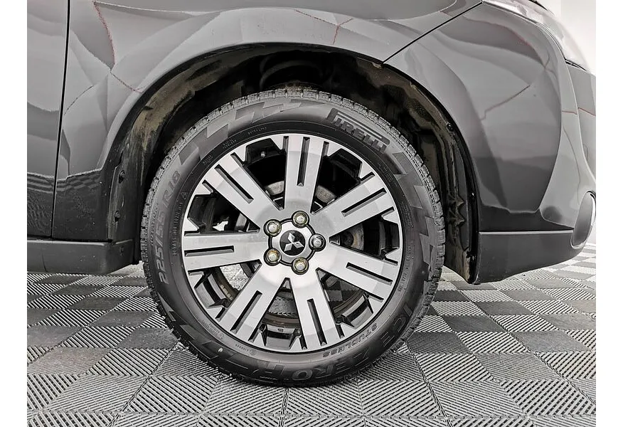 Mitsubishi Outlander 2.0 CVT (146 л.с.) Invite Черный в АВИЛОН. Слайд №9