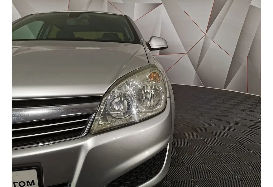 Opel Astra 1.8 AT (140 л.с.) base Серебристый в АВИЛОН. Слайд №10 Opel Astra 1.8 AT (140 л.с.) base Серебристый в АВИЛОН. Слайд №10