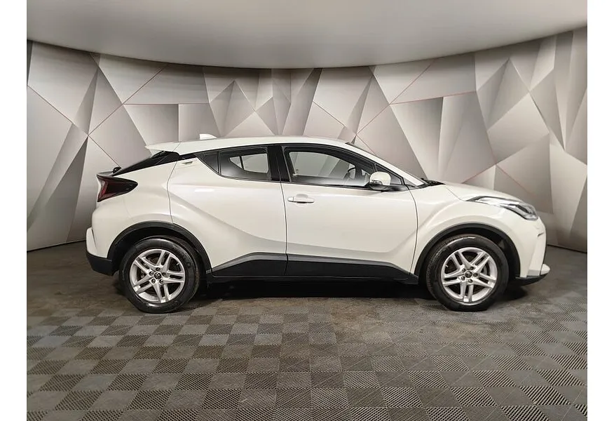 Toyota C-HR 2.0 CVT (148 л.с.) Белый в АВИЛОН. Слайд №6