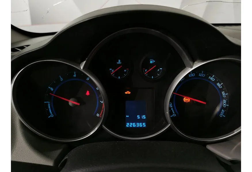 Chevrolet Cruze 1.6 MT (109 л.с.) Черный в АВИЛОН. Слайд №17