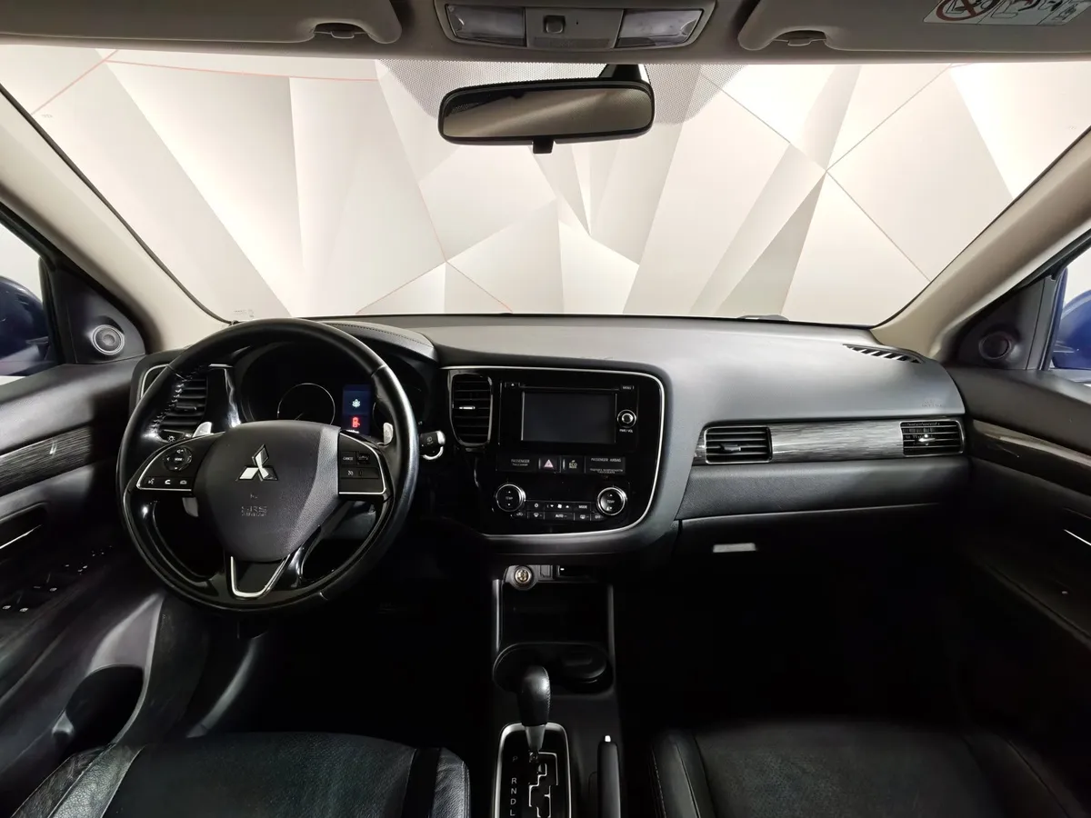 Mitsubishi Outlander 2.4 MIVEC CVT 4WD (167 л.с.) Instyle Белый в АВИЛОН. Слайд №14