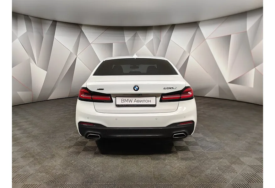 BMW 5 серия 530d xDrive Steptronic (249 л.с.) Base (Локальная сборка) Белый в АВИЛОН. Слайд №4