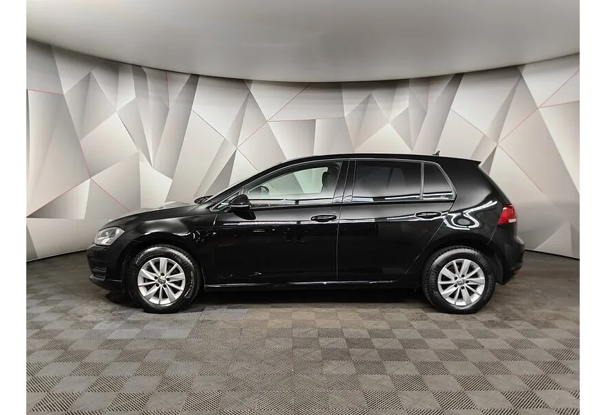 Volkswagen Golf 1.6 AT (110 л.с.) Comfortline Черный в АВИЛОН. Слайд №3