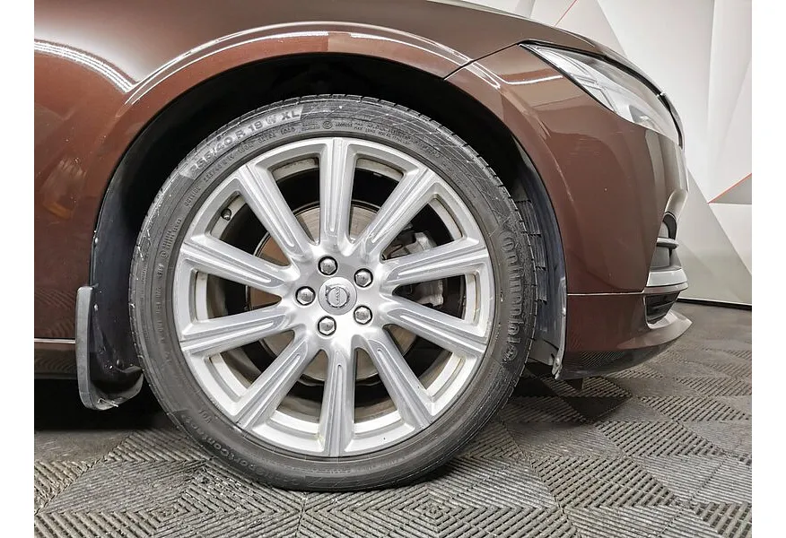 Volvo S90 2.0 T4 Drive-E AT (190 л.с.) Inscription Коричневый в АВИЛОН. Слайд №9