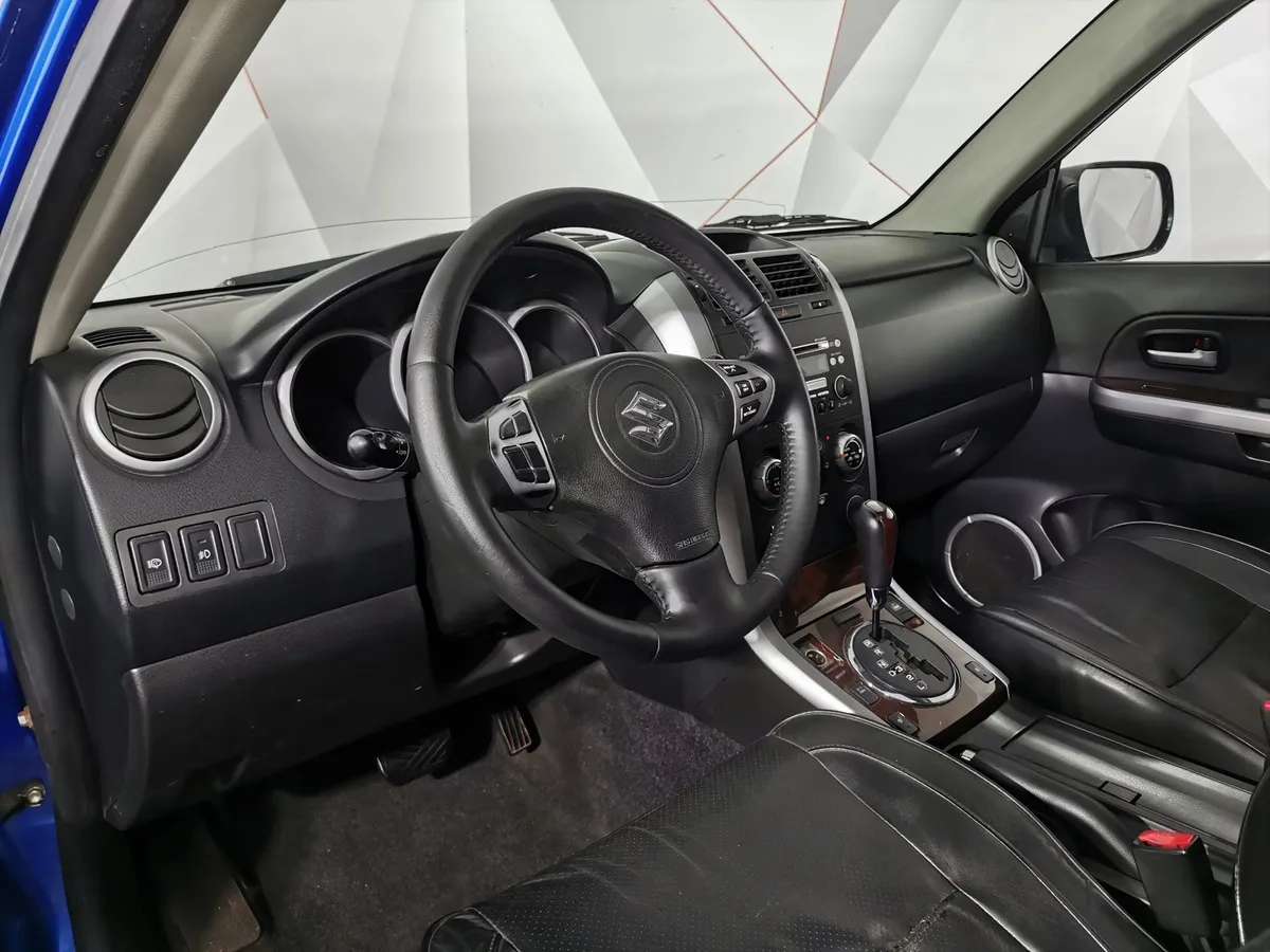 Suzuki Grand Vitara 2.0 AT (140 л.с.) Голубой в АВИЛОН. Слайд №16