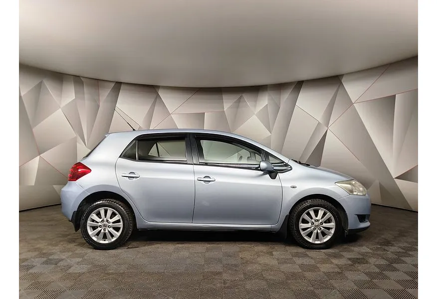 Toyota Auris 1.6 AT (124 л.с.) Голубой в АВИЛОН. Слайд №6 Toyota Auris 1.6 AT (124 л.с.) Голубой в АВИЛОН. Слайд №6