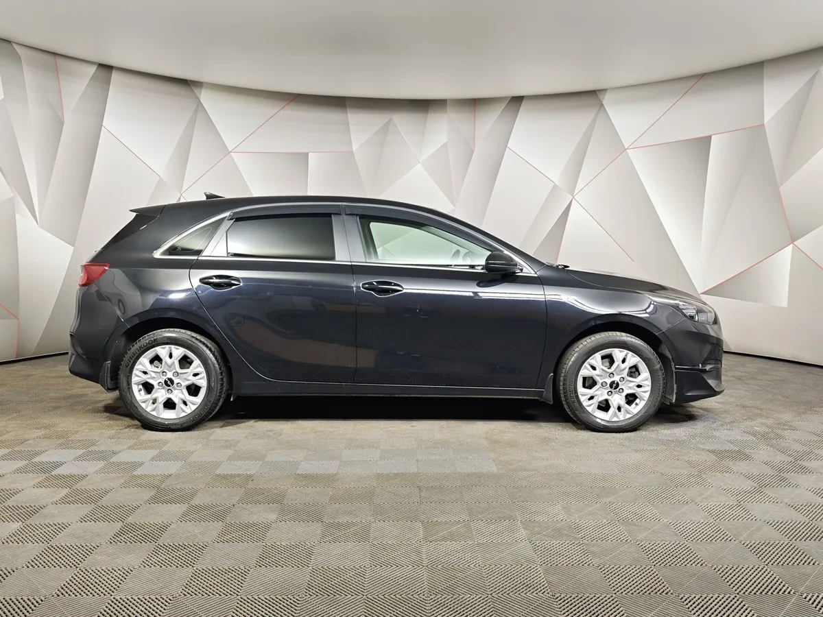 Kia Ceed 1.6 MPI AT (128 л.с.) Luxe Черный в АВИЛОН. Слайд №5