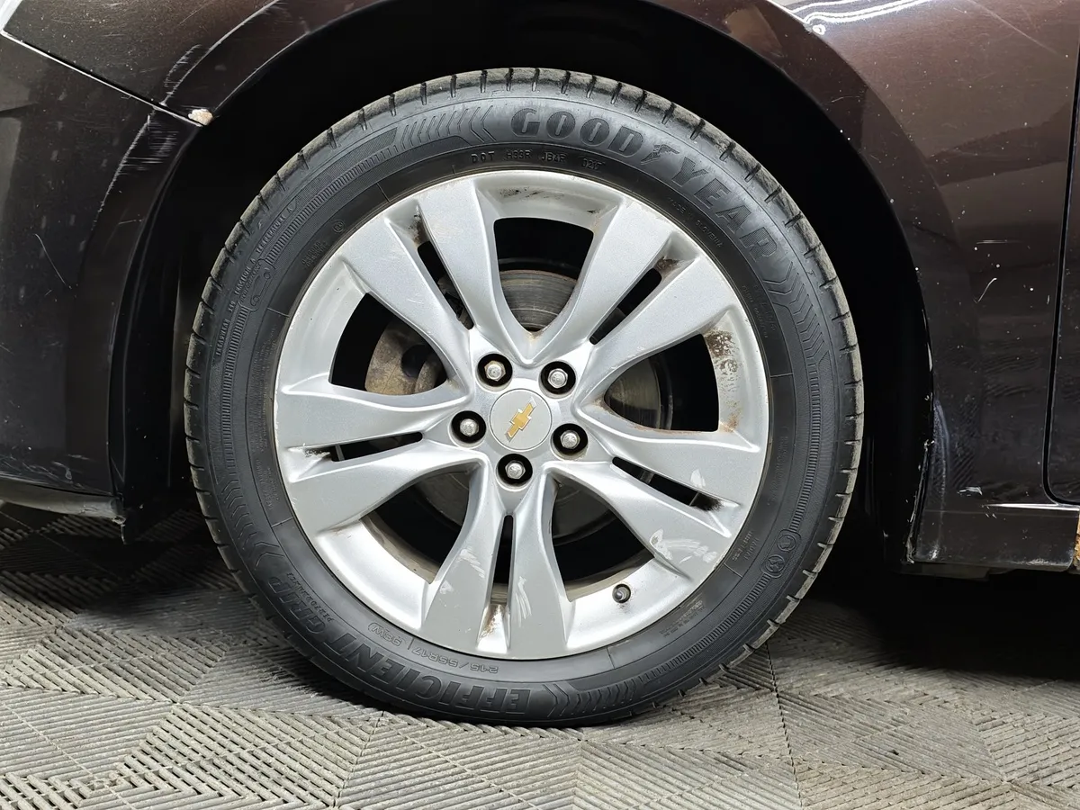 Chevrolet Cruze 1.8 AT (141 л.с.) Коричневый в АВИЛОН. Слайд №9