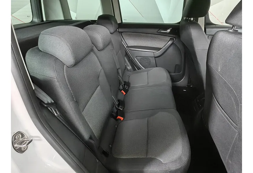 Skoda Yeti 1.4 TSI DSG (122 л.с.) Active Белый в АВИЛОН. Слайд №14