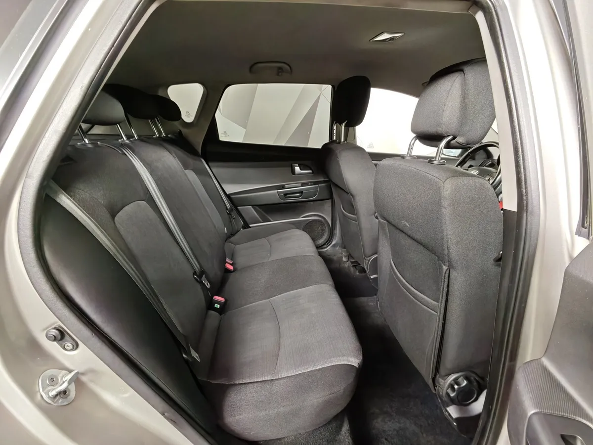 Kia Ceed 1.6 AT (122 л.с.) Серебристый в АВИЛОН. Слайд №16