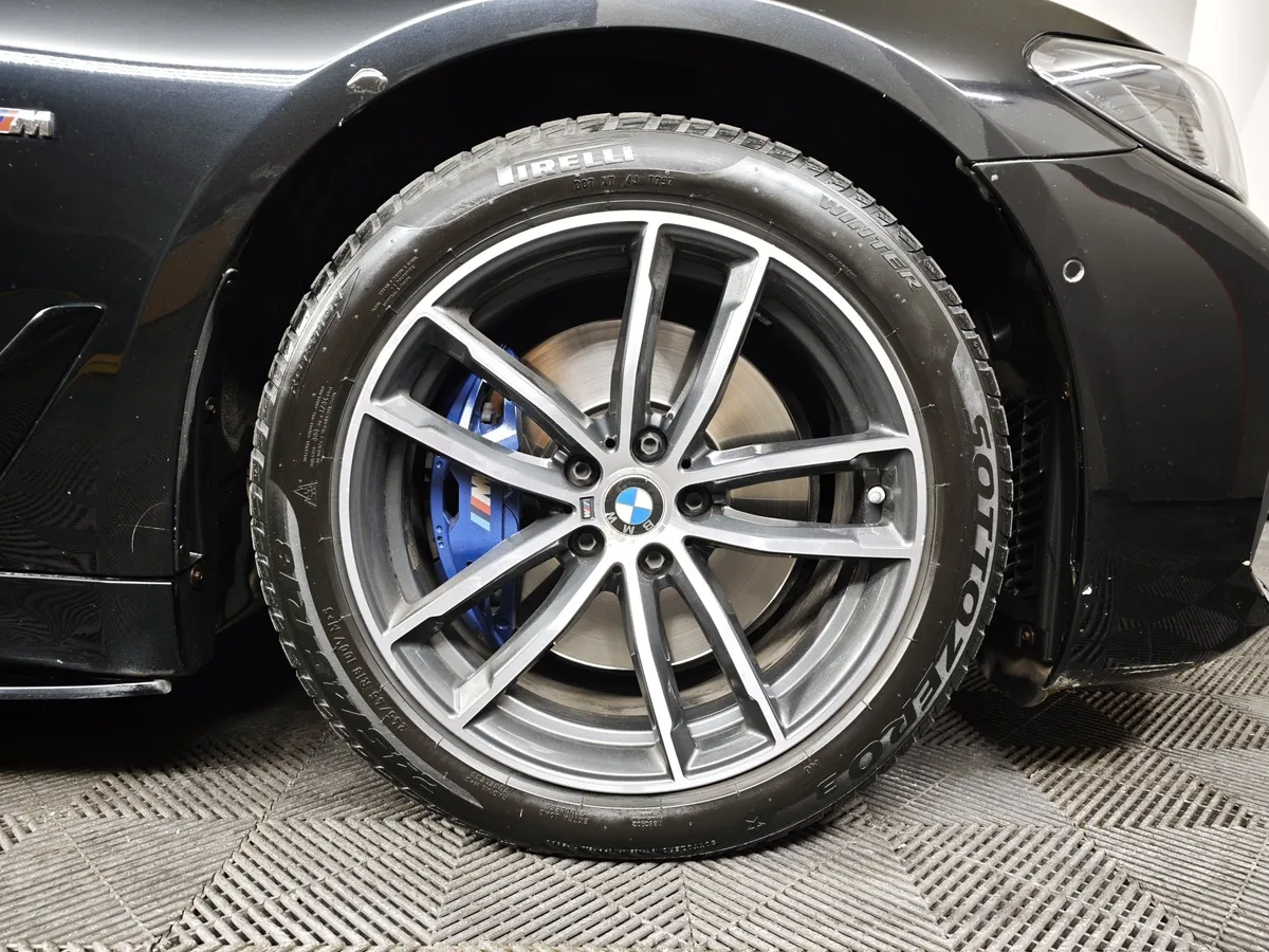 BMW 5 серия 530i xDrive Steptronic (249 л.с.) Черный в АВИЛОН. Слайд №7