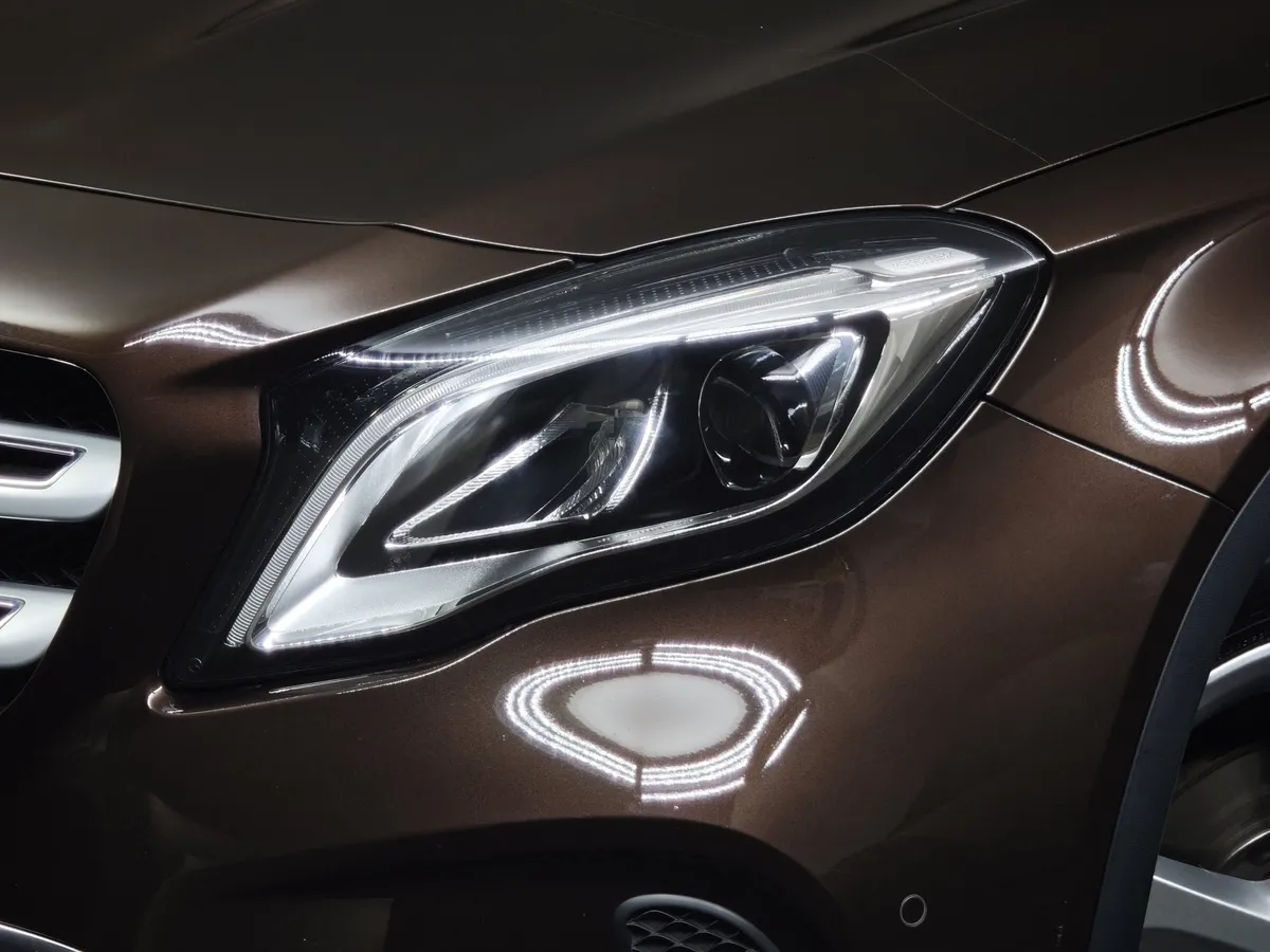 Mercedes-Benz GLA 250 7G-DCT 4MATIC (211 л.с.) Особая серия Коричневый в АВИЛОН. Слайд №10