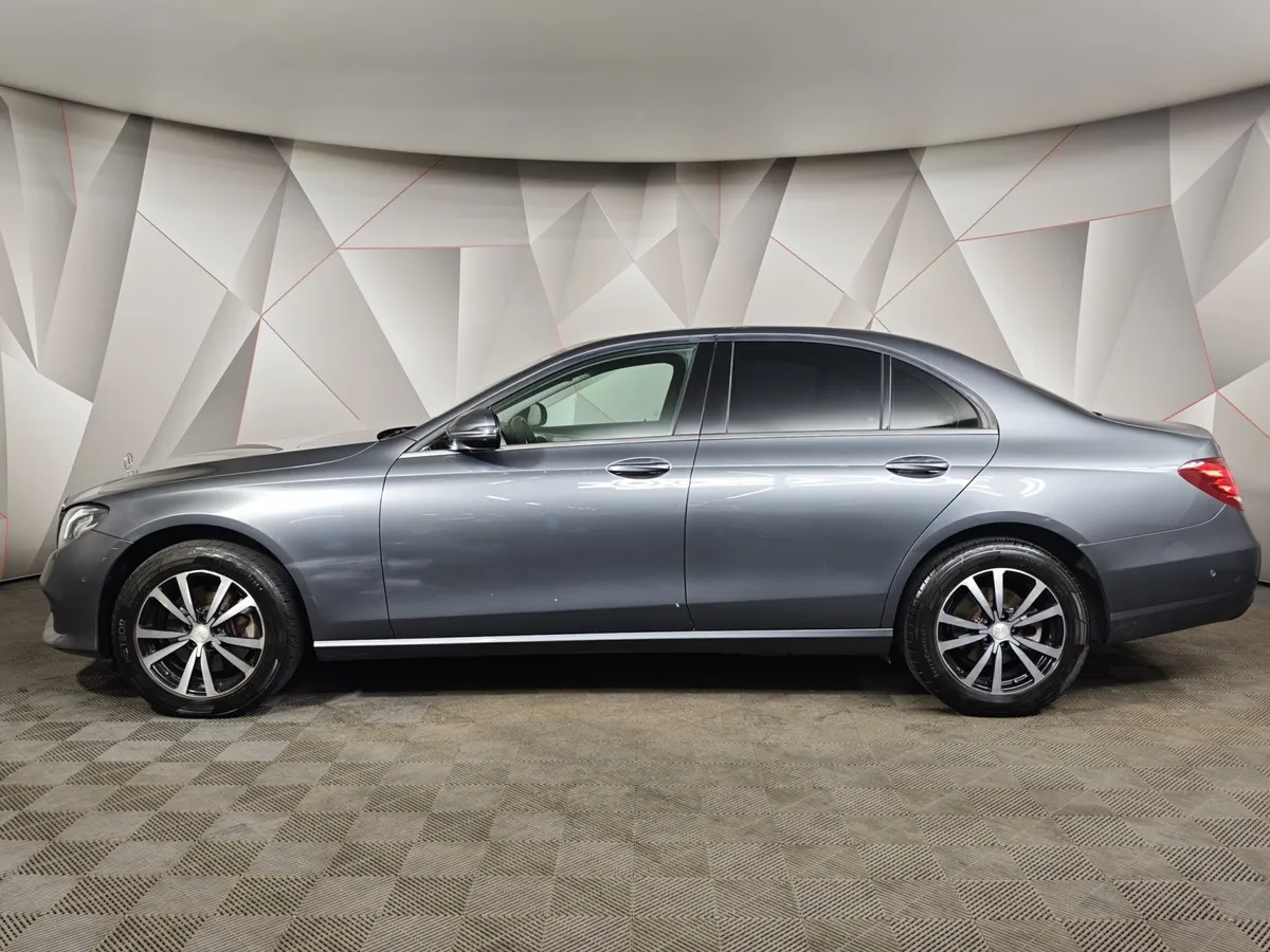 Mercedes-Benz E-Класс E 200 4MATIC 9G-TRONIC (184 л.с.) Premium Серый в АВИЛОН. Слайд №5