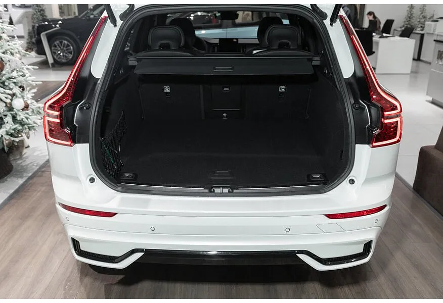 Volvo XC60 2.0 B5 8AT AWD (250 л.с.) Ultra Белый в АВИЛОН. Слайд №12