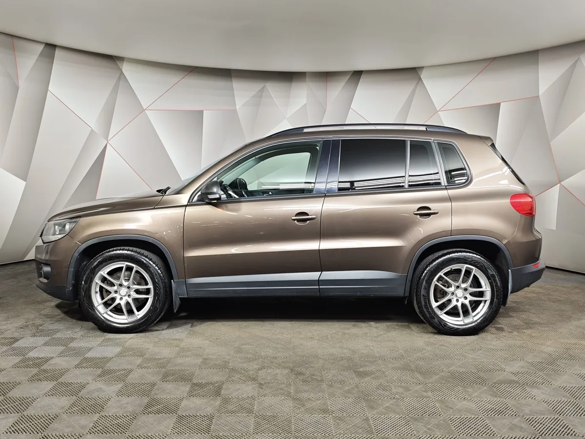 Volkswagen Tiguan 1.4 TSI BlueMotion DSG (150 л.с.) Коричневый в АВИЛОН. Слайд №5