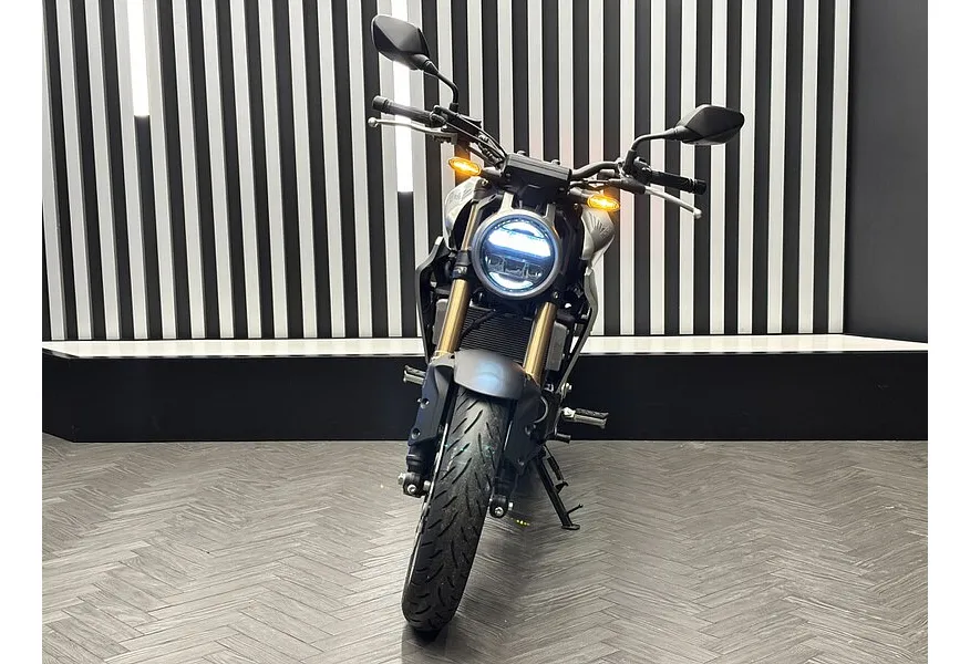 Honda CBF 300 NA 286 см³ (31 л.с.) Серый в АВИЛОН. Слайд №5