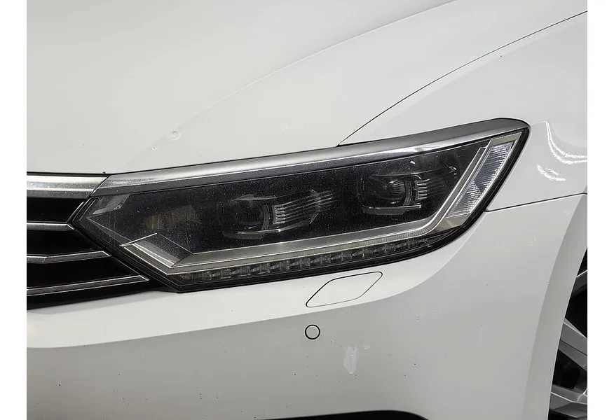 Volkswagen Passat 1.8 TSI DSG (180 л.с.) Comfortline Белый в АВИЛОН. Слайд №10