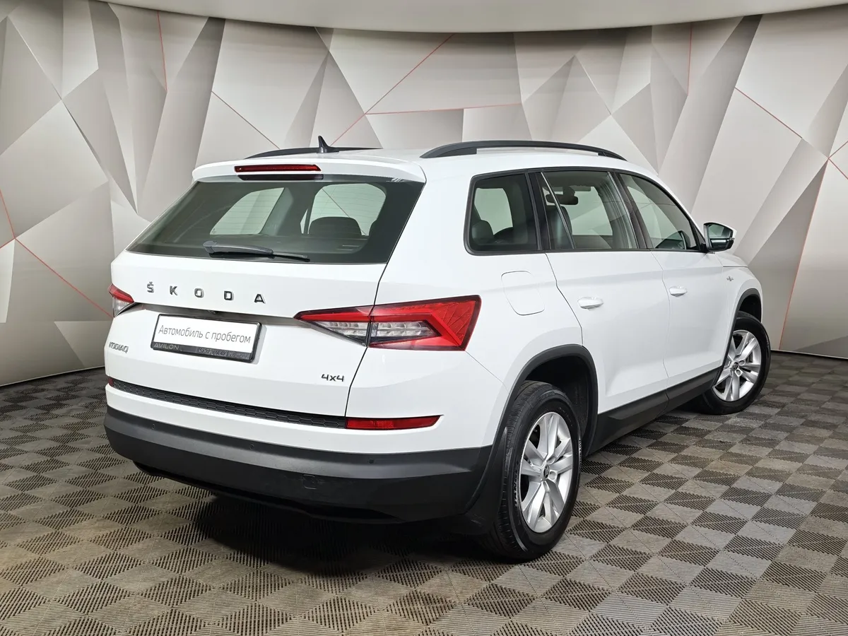 Skoda Kodiaq 2.0 TSI DSG 4X4 (180 л.с.) Белый в АВИЛОН. Слайд №2