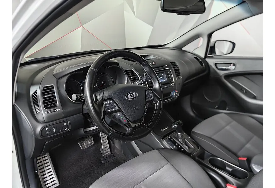 Kia Cerato 2.0 AT (150 л.с.) Белый в АВИЛОН. Слайд №19