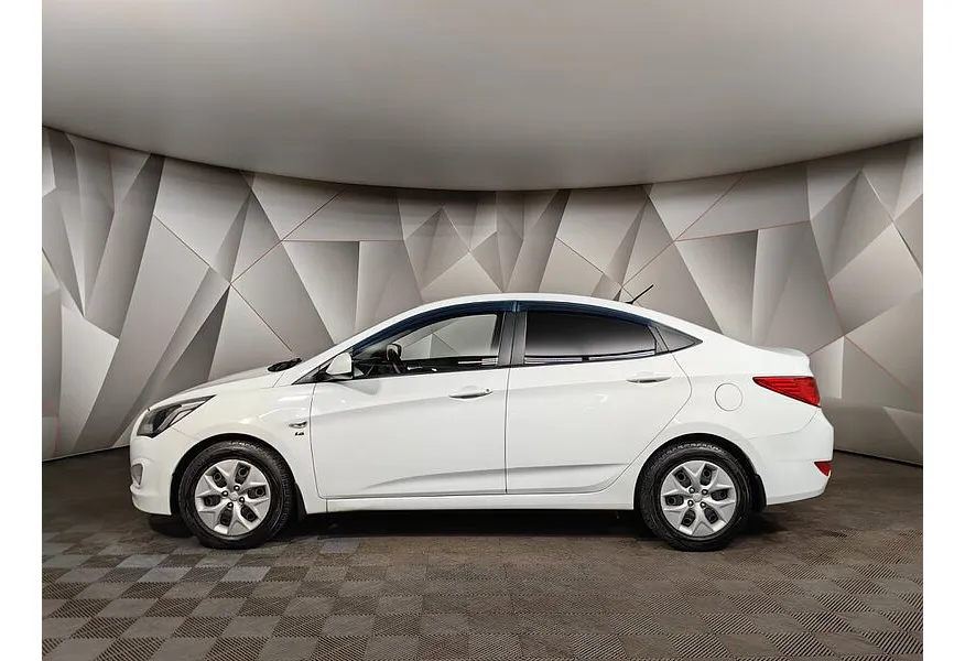 Hyundai Solaris 1.6 MT (123 л.с.) Comfort + Winter Белый в АВИЛОН. Слайд №5