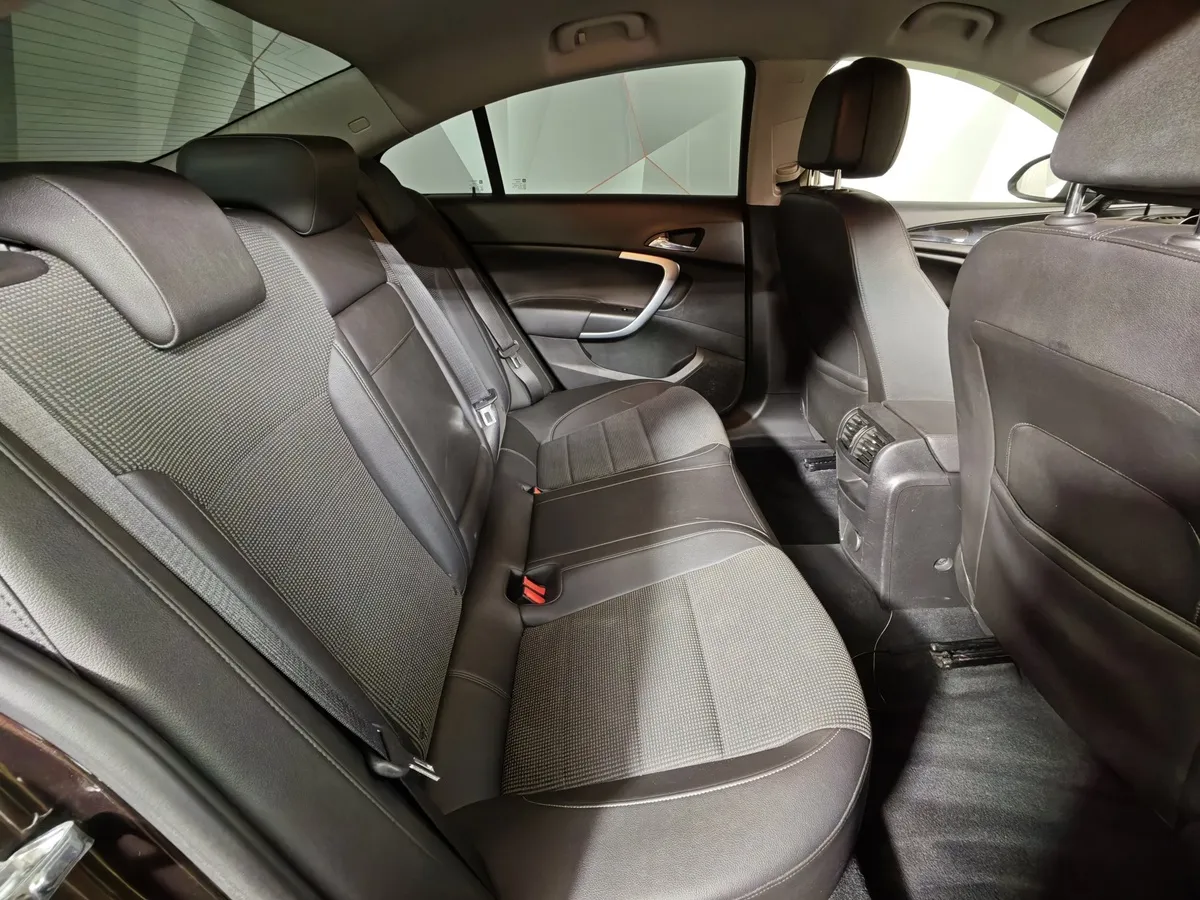 Opel Insignia 2.0 Turbo AT (220 л.с.) Коричневый в АВИЛОН. Слайд №16