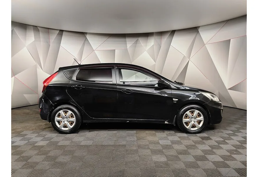 АВИЛОН - Hyundai Solaris 1.6 AT (123 л.с.) Active Черный - slide 3