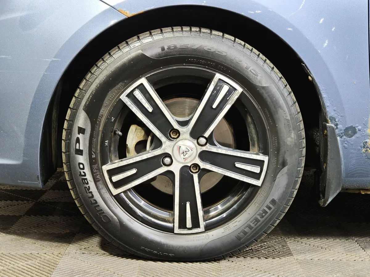Kia Rio 1.6 AT (123 л.с.) Голубой в АВИЛОН. Слайд №9