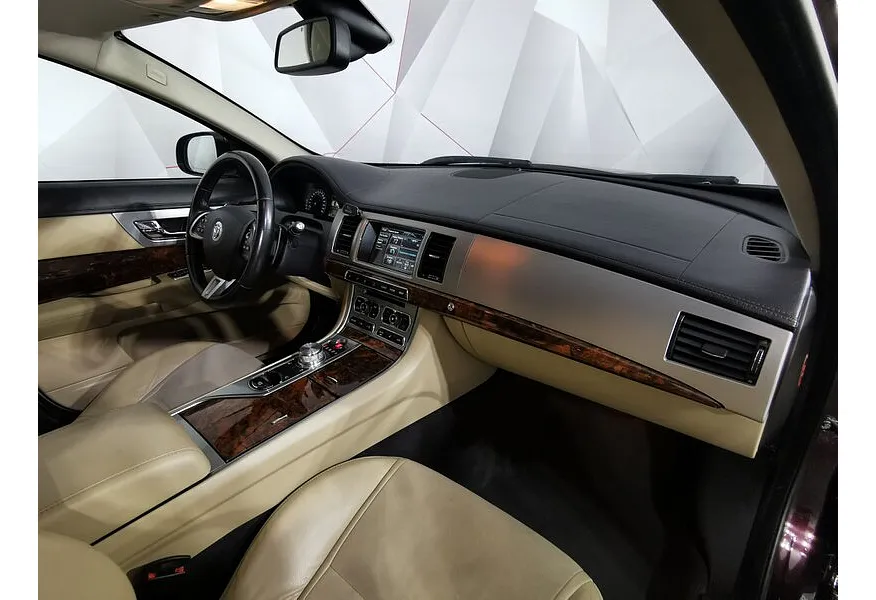 АВИЛОН - Jaguar XF 2.0 AT (240 л.с.) Коричневый - slide 13