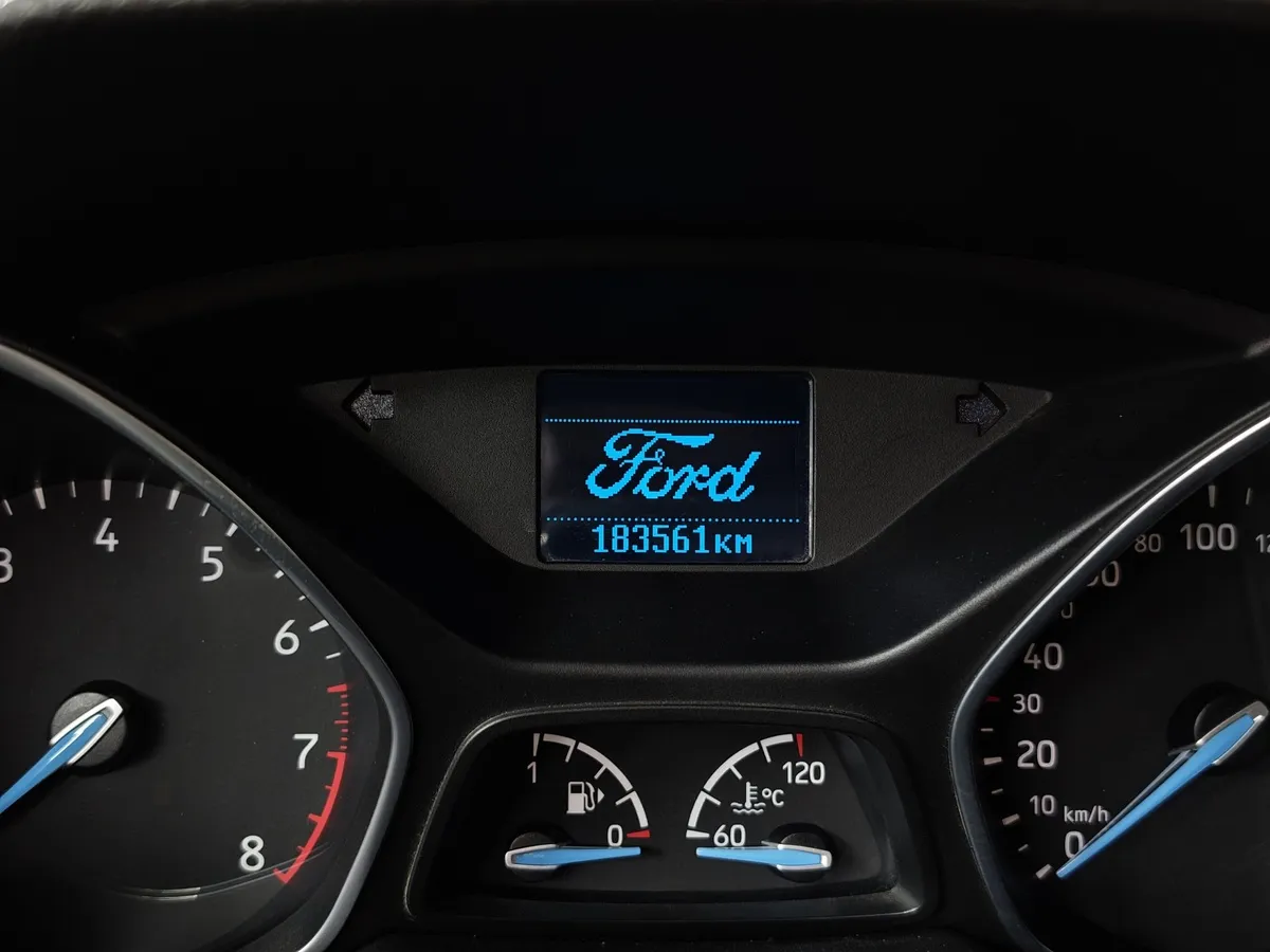 Ford Focus 1.6 MT (105 л.с.) Trend Белый в АВИЛОН. Слайд №17