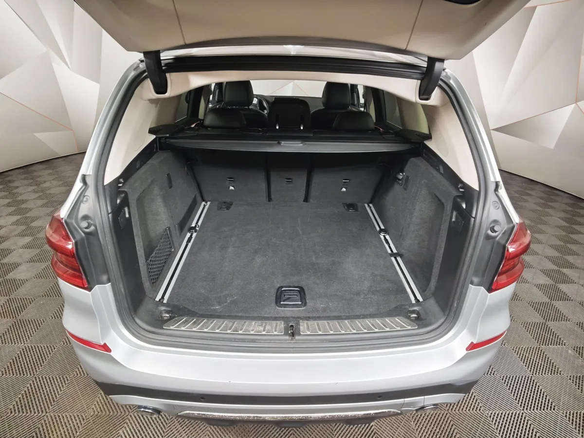 BMW X3 xDrive30d AT (249 л.с.) Luxury Серебристый в АВИЛОН. Слайд №9