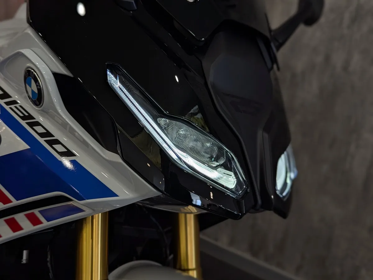 BMW Motorrad R 1300 RS 1300 см³ (145 л.с.) (145) 1300 Белый в АВИЛОН. Слайд №12