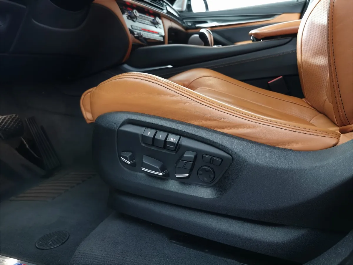 BMW X6 M 4.4 xDrive Steptronic (575 л.с.) Серый в АВИЛОН. Слайд №15