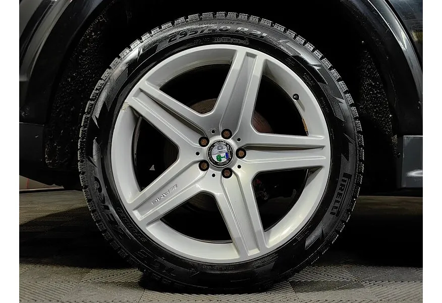 Mercedes-Benz GL 350 CDI BlueEFFICIENCY 7G-Tronic 4MATIC (224 л.с.) Черный в АВИЛОН. Слайд №9