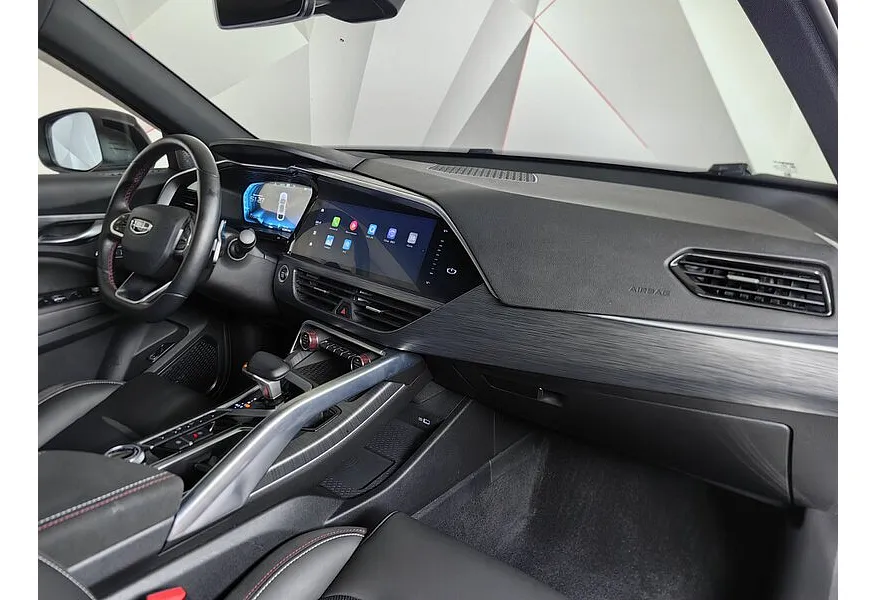 Geely Tugella 2.0 AT AWD (238 л.с.) Flagship Sport Белый в АВИЛОН. Слайд №12