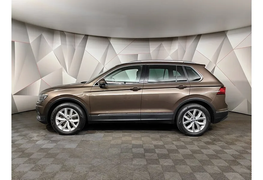 Volkswagen Tiguan 2.0 TSI 4Motion DSG (180 л.с.) Highline Коричневый в АВИЛОН. Слайд №3