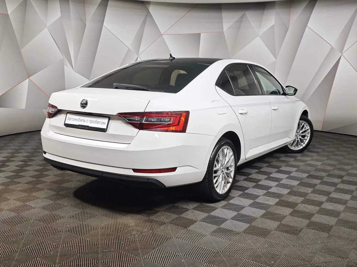 Skoda Superb 1.8 TSI DSG (180 л.с.) Белый в АВИЛОН. Слайд №2
