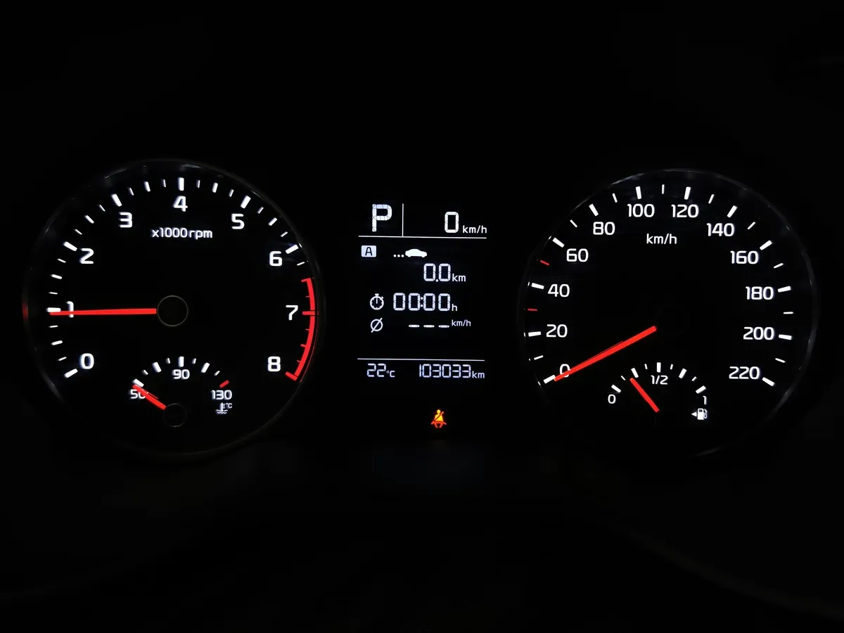 Kia Rio X-Line 1.6 AT (123 л.с.) Серый в АВИЛОН. Слайд №17