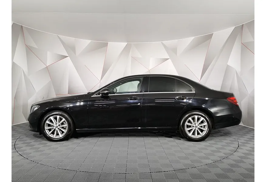 Mercedes-Benz E-Класс E 200 4MATIC 9G-TRONIC (197 л.с.) Premium (Локальная сборка) Черный в АВИЛОН. Слайд №3