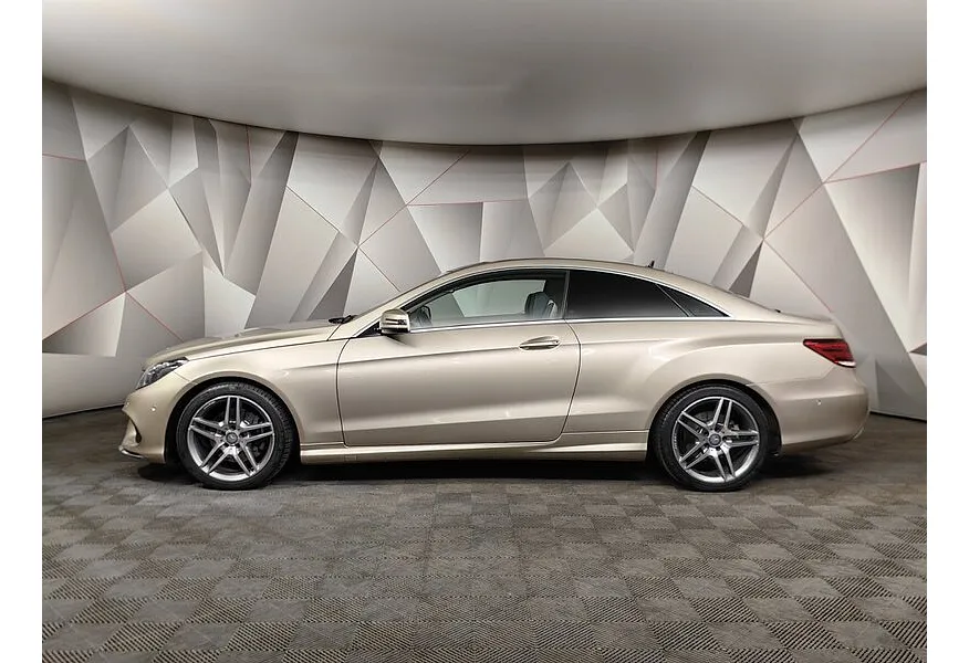 Mercedes-Benz E-Класс E 200 T BlueEfficiency 7G-Tronic Plus (184 л.с.) Желтый в АВИЛОН. Слайд №5