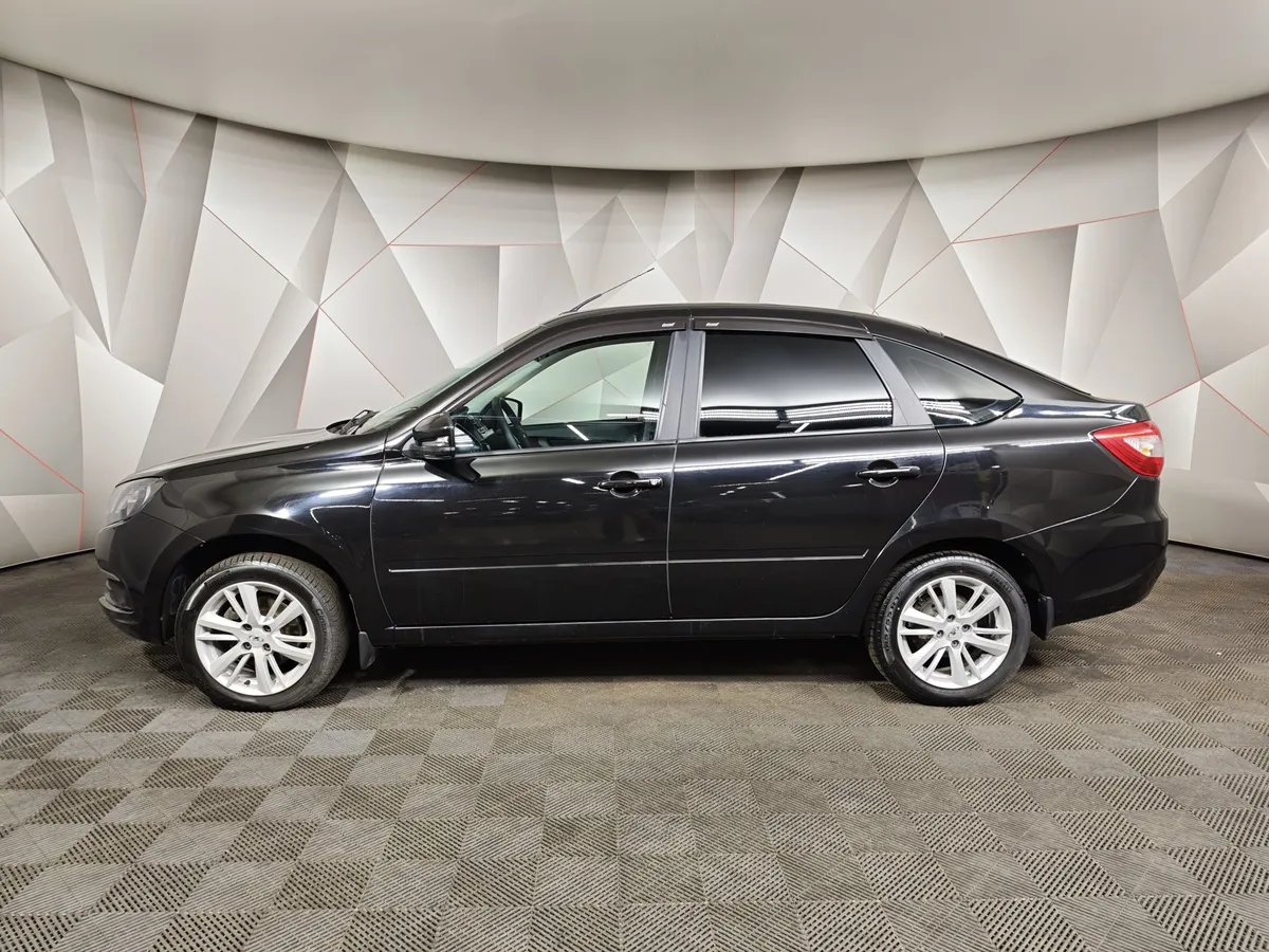 ВАЗ (Lada) Granta 1.6 MT 8кл (87 л.с.) Черный в АВИЛОН. Слайд №5