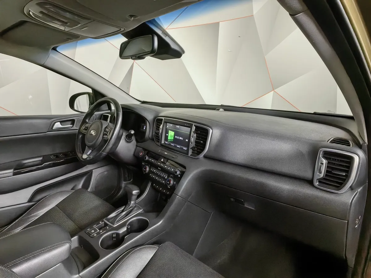 Kia Sportage 2.0 CRDi AT 4WD (185 л.с.) Premium Желтый в АВИЛОН. Слайд №12