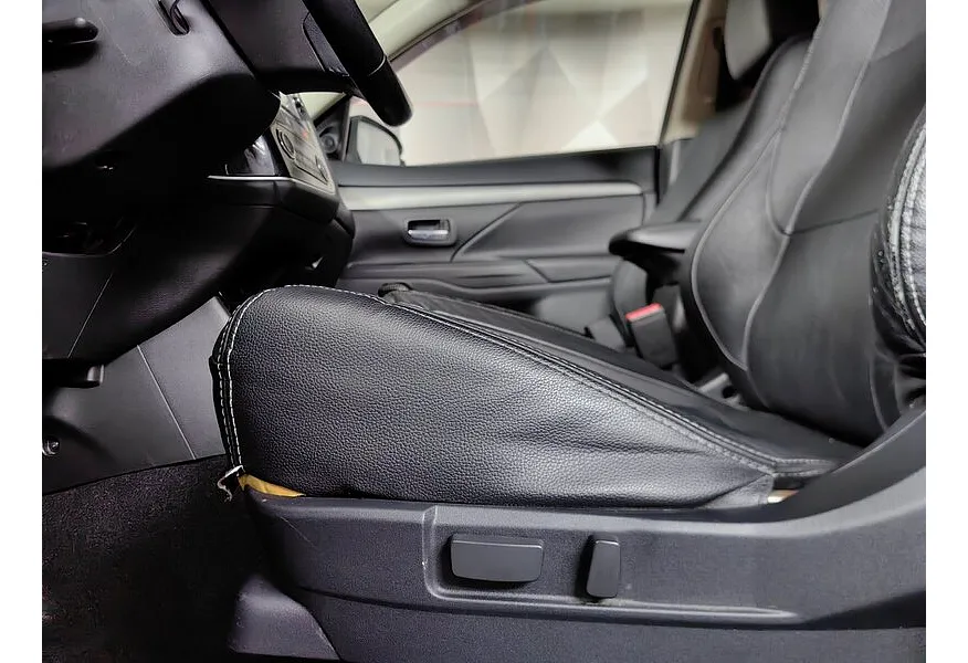 Mitsubishi Outlander 2.0 CVT 4WD (146 л.с.) Серый в АВИЛОН. Слайд №21