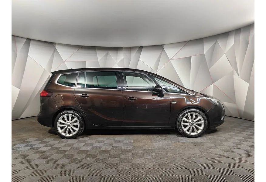 LIVE. Слайд №4