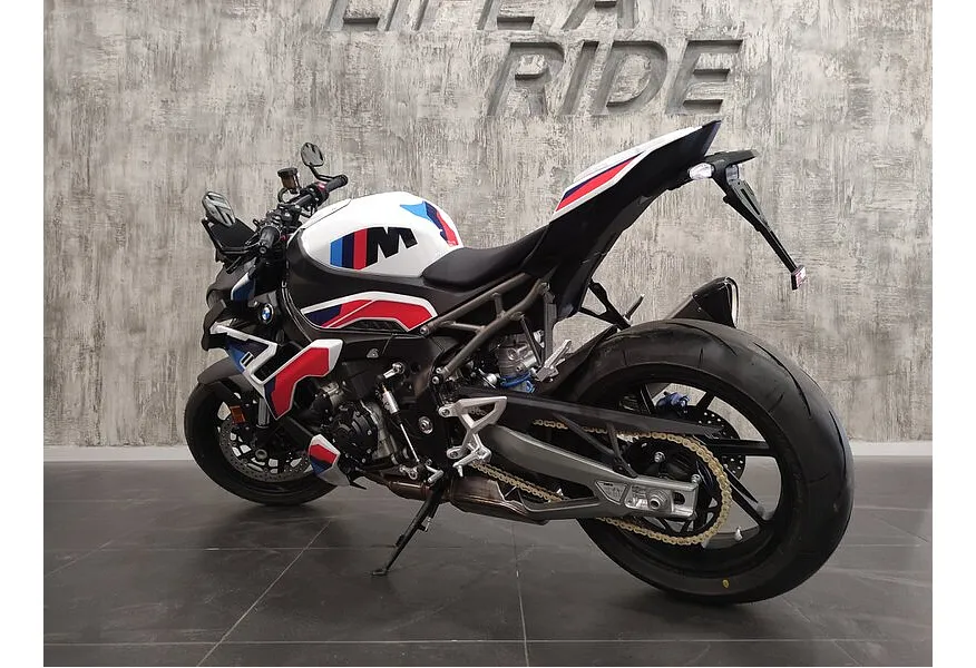 BMW Motorrad M 1000 R M 1000 R 999 см³ (210) 999 Серый в АВИЛОН. Слайд №4