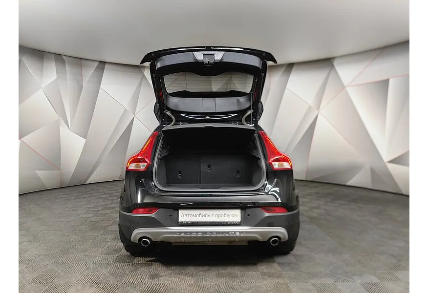 Volvo V40 1.5 T3 Drive-E Geartronic (152 л.с.) Summum Черный в АВИЛОН. Слайд №11