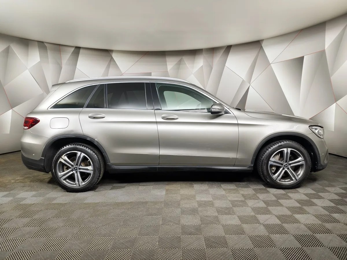 Mercedes-Benz GLC 200 9G-TRONIC 4MATIC (197 л.с.) Premium Серый в АВИЛОН. Слайд №6