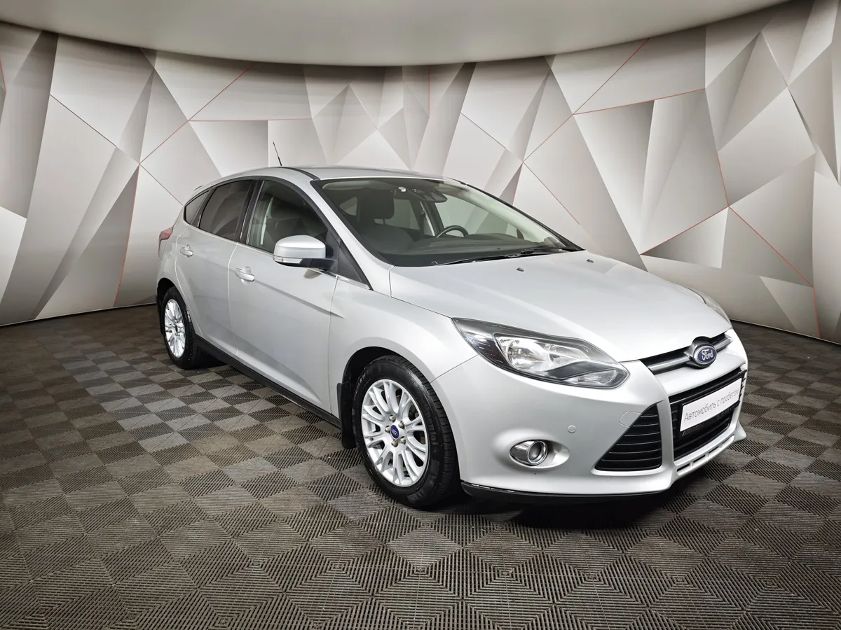 Ford Focus 1.6 PowerShift (125 л.с.) Titanium Серебристый в АВИЛОН. Слайд №3