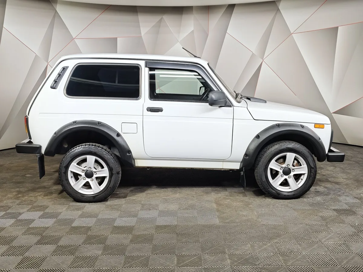 ВАЗ (Lada) 4x4 1.7 MT 8 кл. (Евро-4) (83 л.с.) Белый в АВИЛОН. Слайд №6