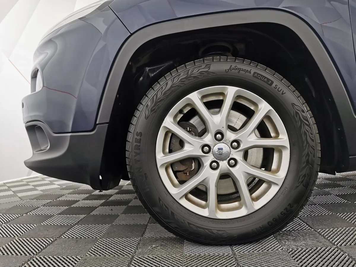 Jeep Cherokee 2.4 Tigershark Multiair AT AWD (177 л.с.) Синий в АВИЛОН. Слайд №9